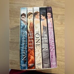 THE SELECTION KIERA CASS COMPLETE SERIES SOFTCOVER BOX SET
